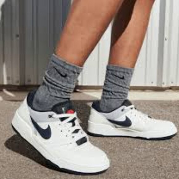 Nike Men's full Force Low Sneakers - Size 9 - Picture 2 of 2